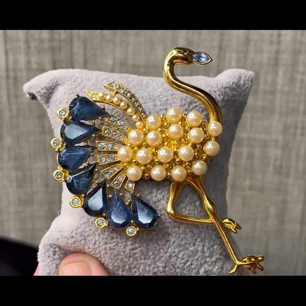 VTG RARE 1928 Elegant Gold and Blue Peacock Brooch - Picture 6 of 16